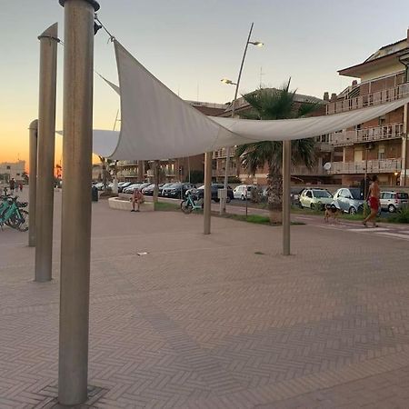 Bilocale A Due Passi Dal Porto E Dal Mare Apartment Lido di Ostia Exterior photo